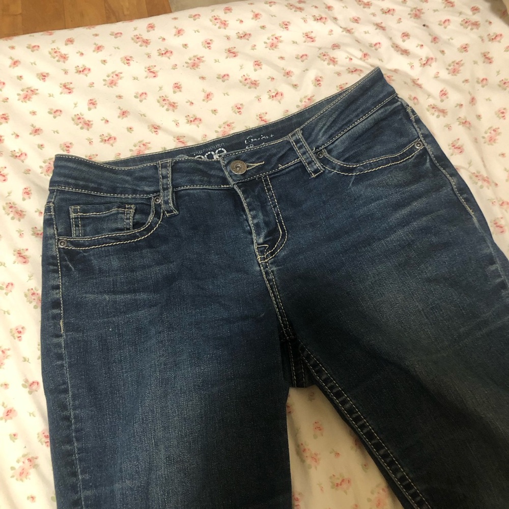 Straight Leg Women’s Jeans in Dark Blue Mid-Rise